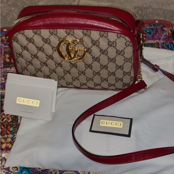 Gucci Red and Beige Logo Crossbody Bag - Picture 1 of 1